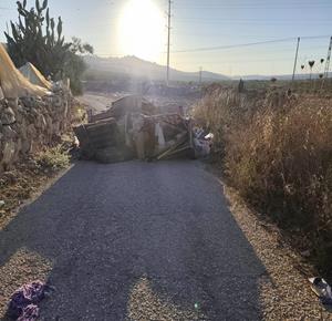 الاحتلال يغلق طرقا فرعية وداخلية في قرية مردا بمحافظة سلفيت